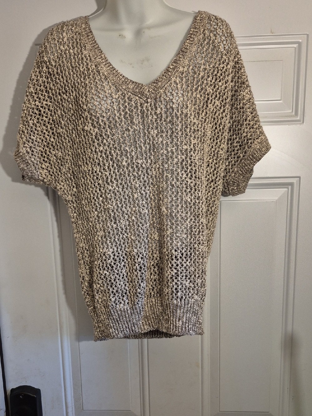 Ann Taylor Open-Knit V-Neck Short Sleeve Sweater in Beige